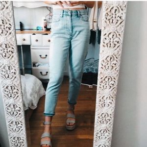 BRAND NEW American eagle mom jean